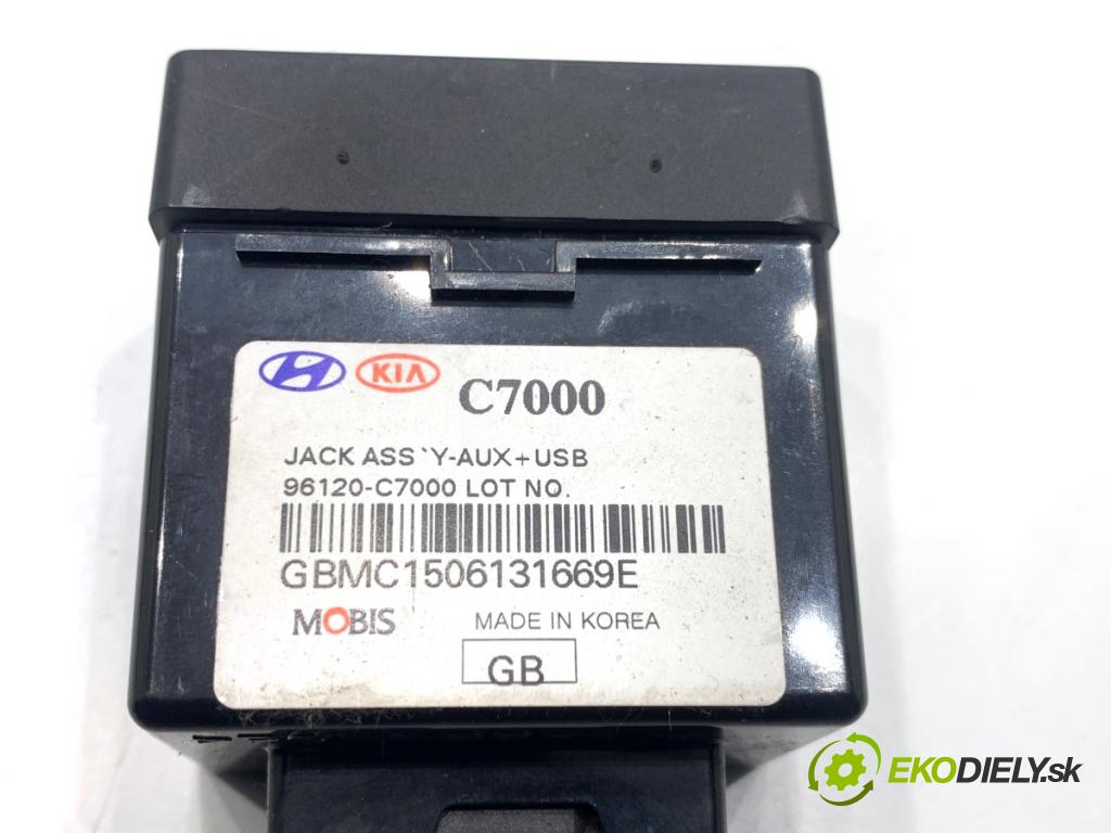 HYUNDAI i20 II liftback 2015 74 kW 1.4 1368 HNÍZDO: USB 96120-C7000