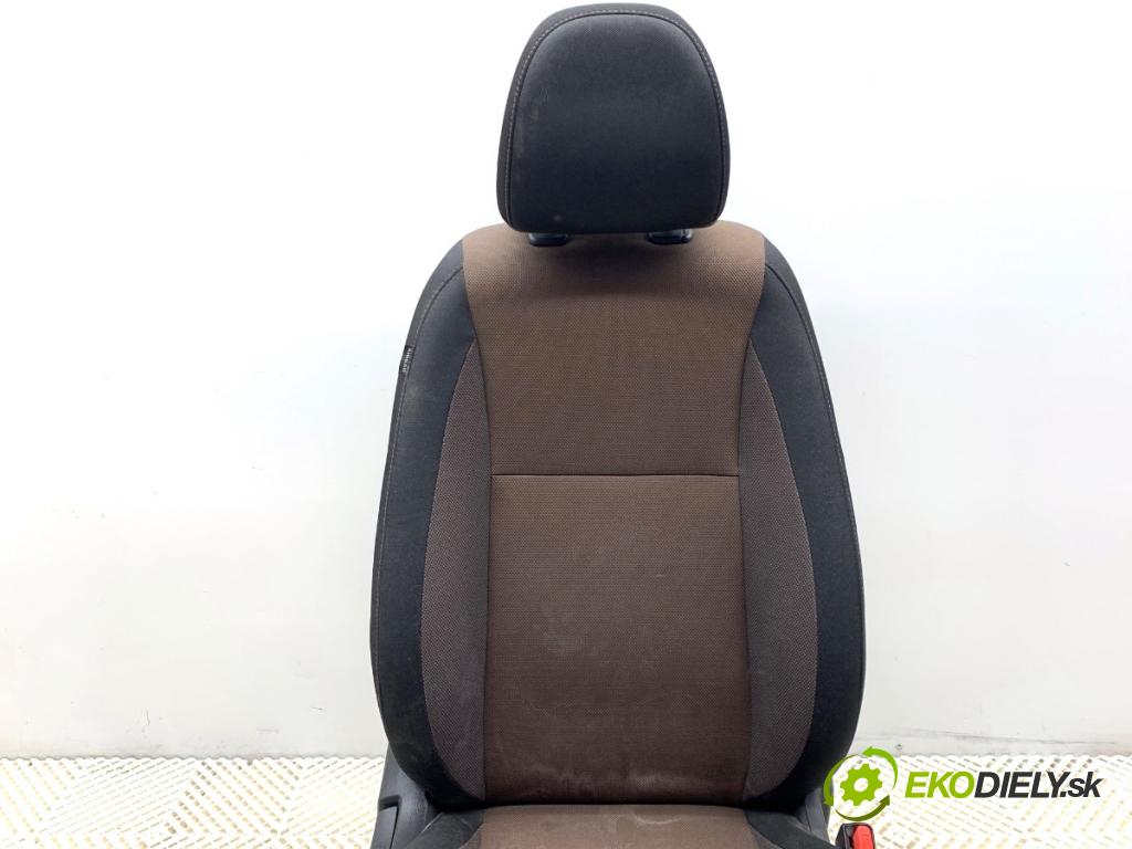 HYUNDAI i20 II liftback 2015 74 kW 1.4 1368 Sedadlo pravy predný