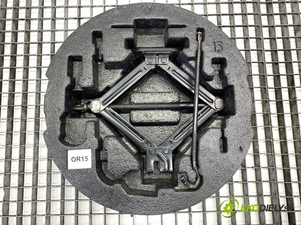 HYUNDAI i20 II liftback 2015 74 kW 1.4 1368 ZVEDÁK: - mechanismus 09149-C8000