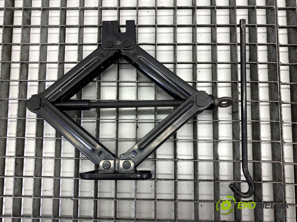 HYUNDAI i20 II liftback 2015 74 kW 1.4 1368 ZVEDÁK: - mechanismus 09149-C8000