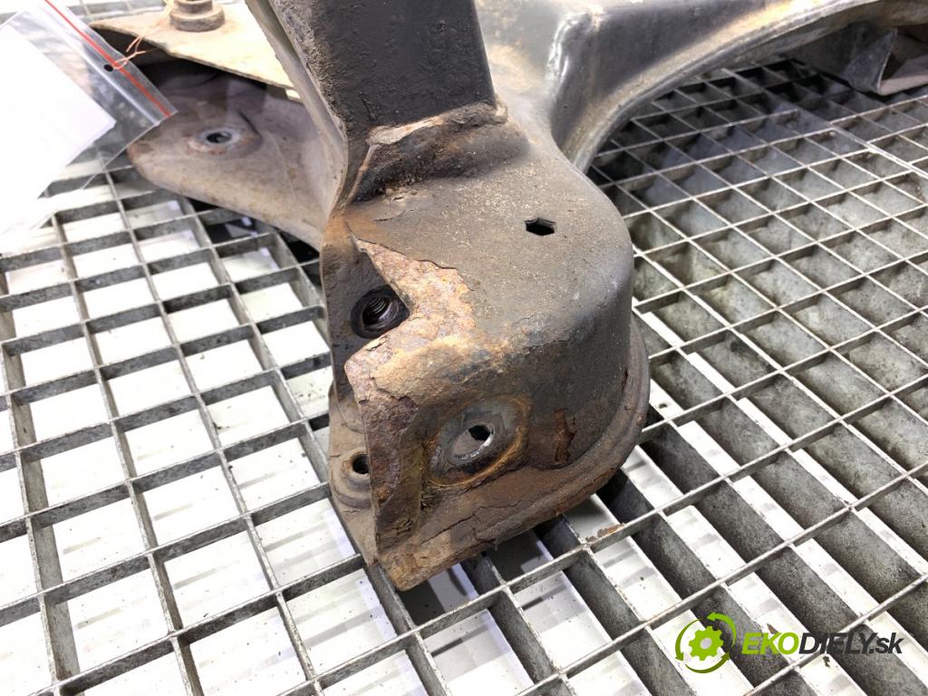 FIAT BRAVO II liftback 2009 88 kW 1.4 T-Jet (198AXG1B) 1368 výztuha pod motor  (Přední výztuha)