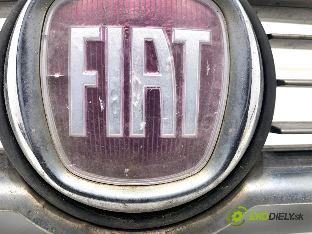 FIAT BRAVO II liftback 2009 88 kW 1.4 T-Jet (198AXG1B) 1368 mřížka maska 735414652 (Přední mřížka (maska chladiče))