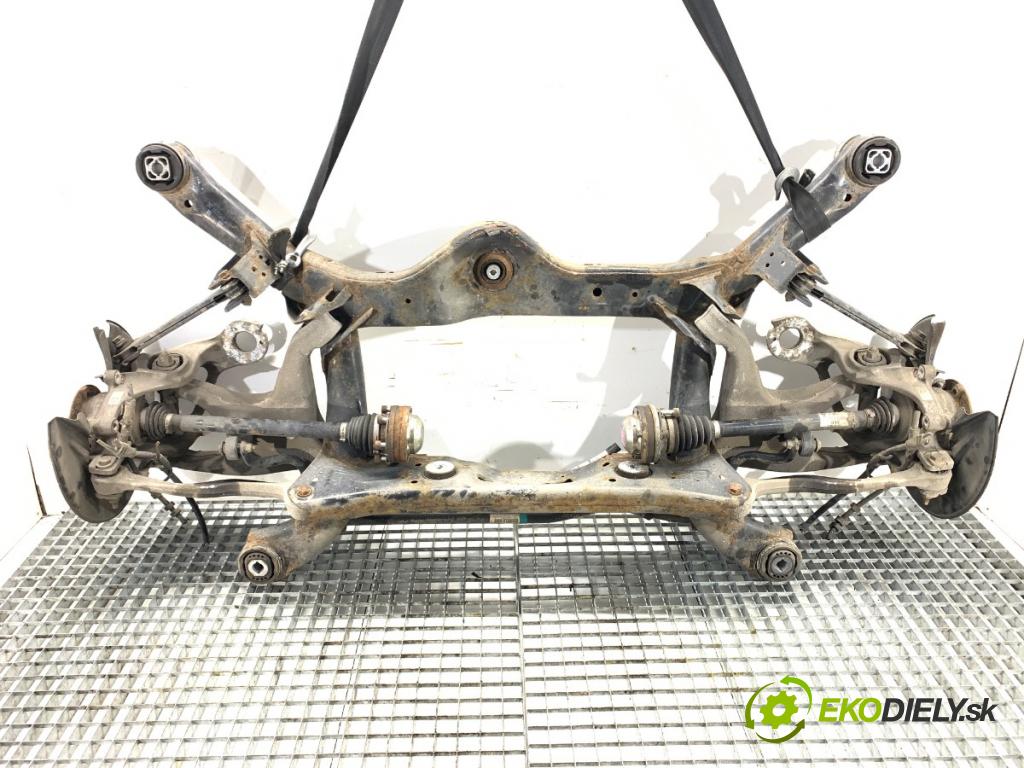 AUDI A7 4G liftback 2015 412 kW RS7 quattro 3993 Výstuha zad 4G0505235AD