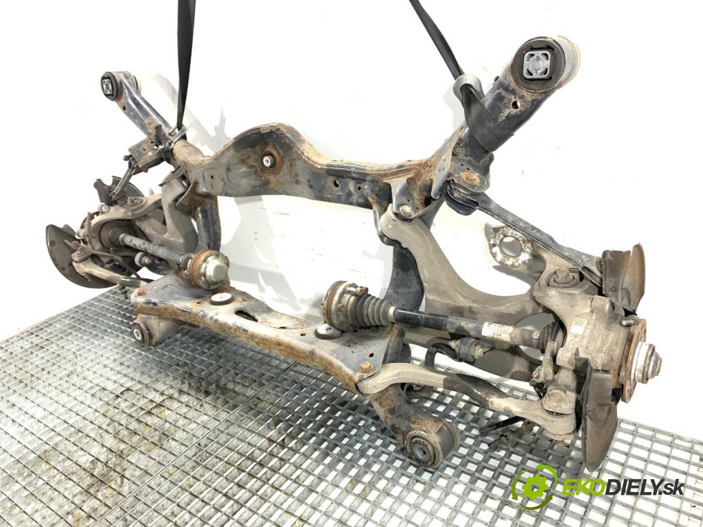 AUDI A7 4G liftback 2015 412 kW RS7 quattro 3993 Výstuha zad 4G0505235AD