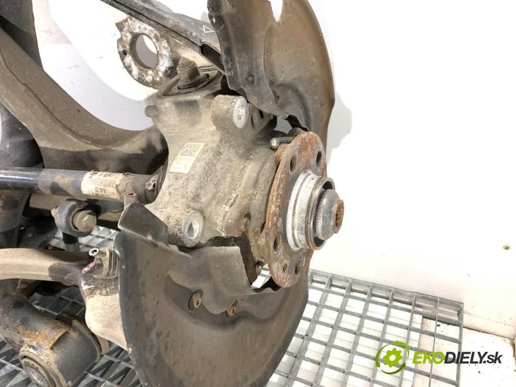 AUDI A7 4G liftback 2015 412 kW RS7 quattro 3993 Výstuha zad 4G0505235AD