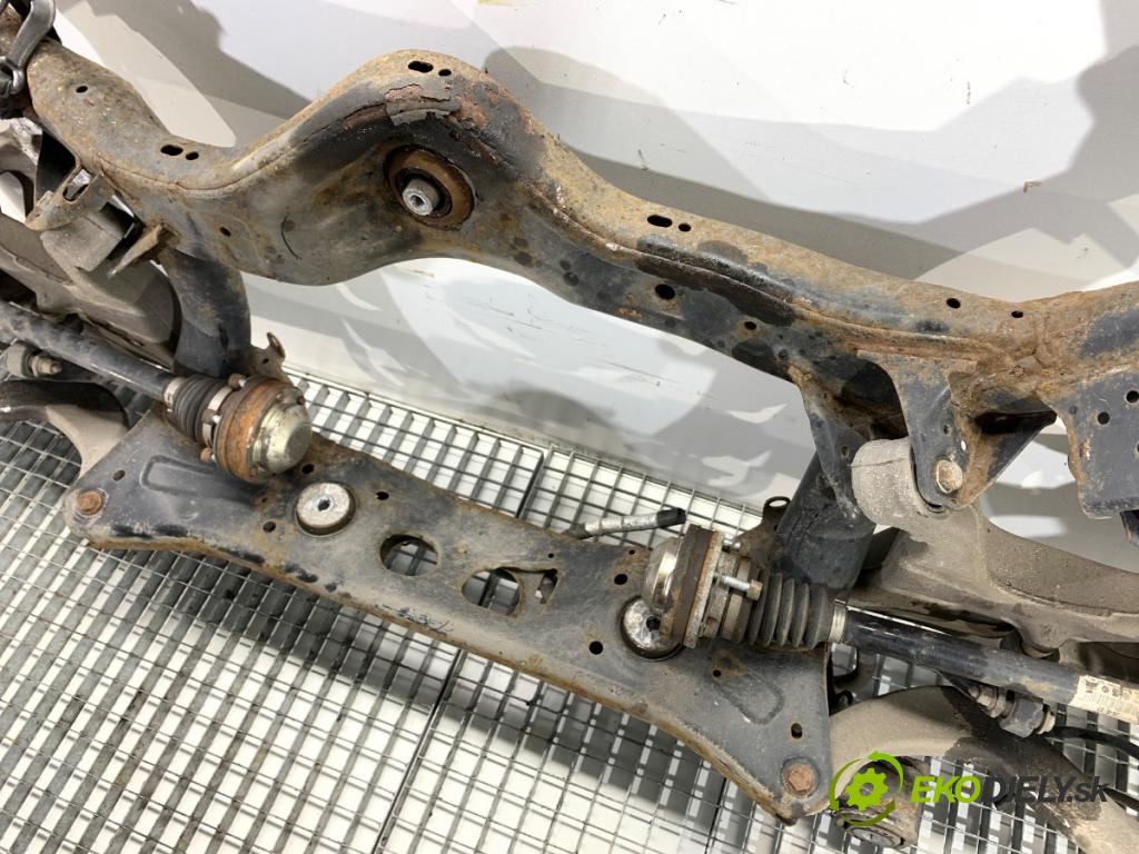 AUDI A7 4G liftback 2015 412 kW RS7 quattro 3993 Výstuha zad 4G0505235AD