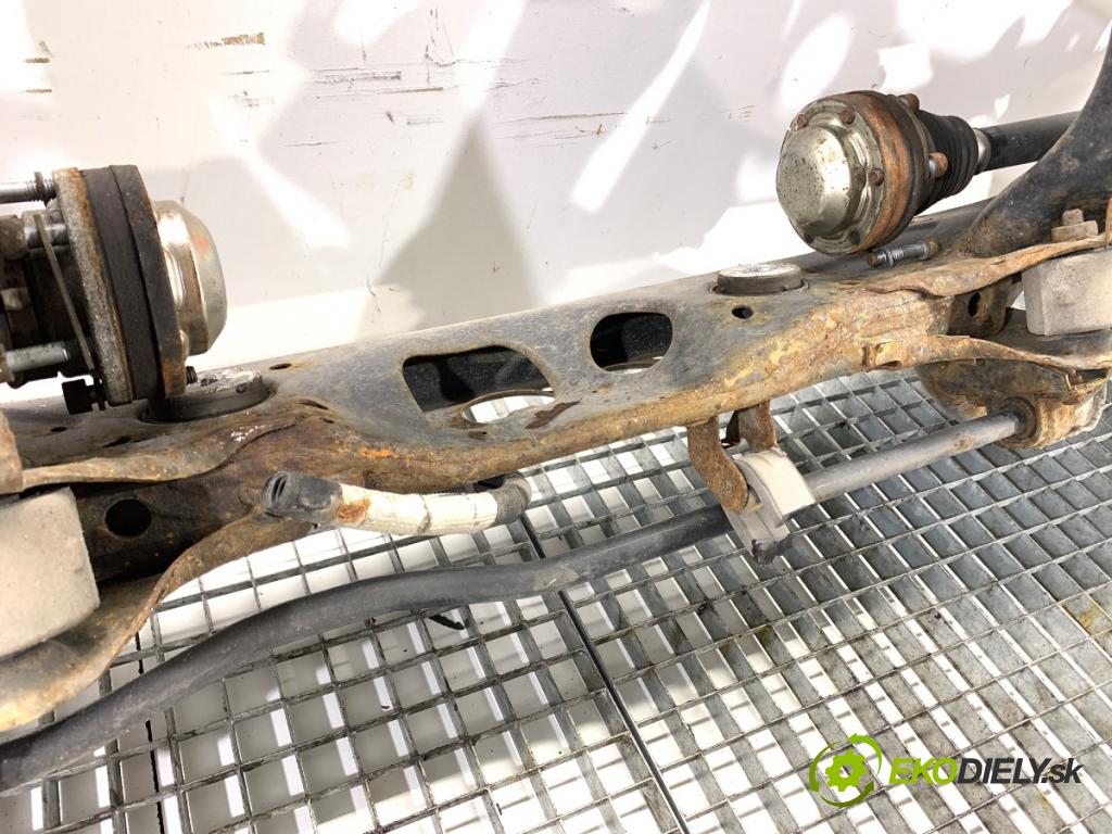 AUDI A7 4G liftback 2015 412 kW RS7 quattro 3993 Výstuha zad 4G0505235AD