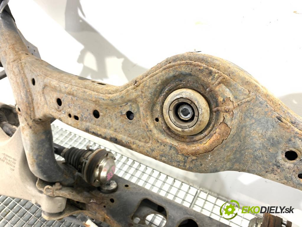 AUDI A7 4G liftback 2015 412 kW RS7 quattro 3993 Výstuha zad 4G0505235AD