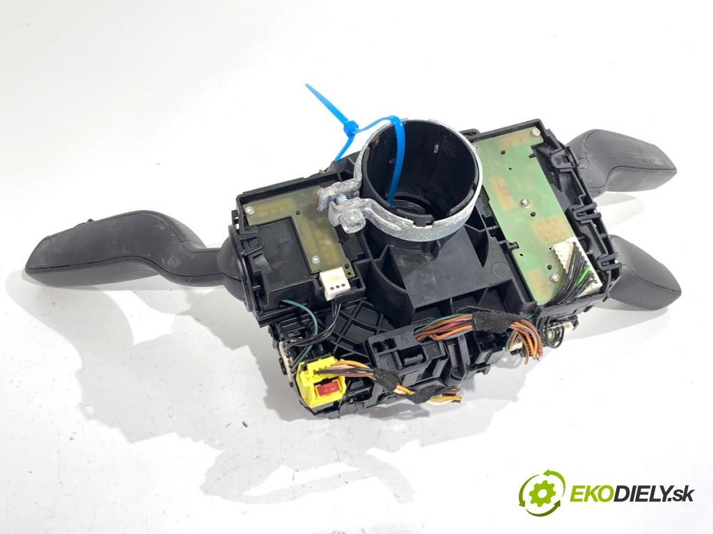 AUDI A7 4G liftback 2015 412 kW RS7 quattro 3993 Prepínač kombinovaný 4G8953502P (Prepínacie páčky pod volantom)