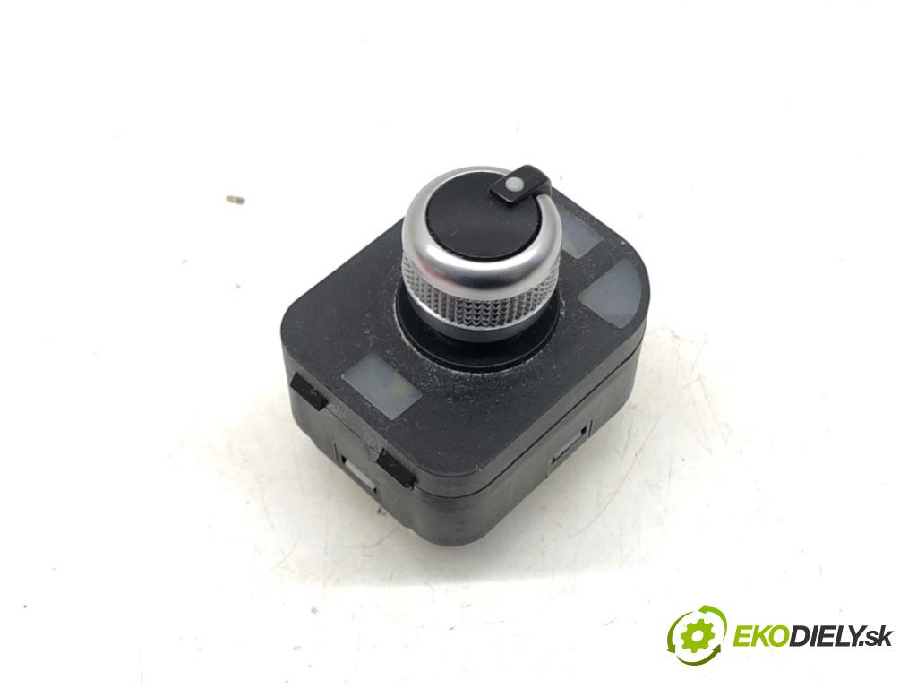 AUDI A7 4G liftback 2015 412 kW RS7 quattro 3993 Prepínač nastavenia spätných zrkadiel 4H0959565 (Prepínacie páčky pod volantom)