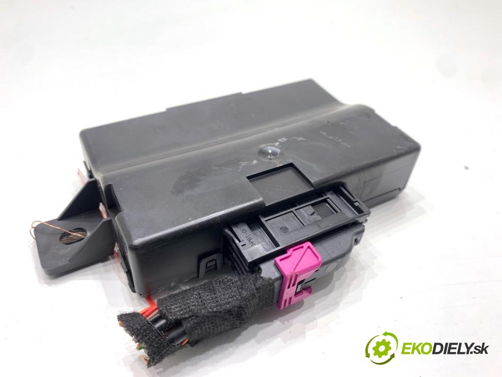AUDI A7 4G liftback 2015 412 kW RS7 quattro 3993 Modul GATEWAY 4G8907468F