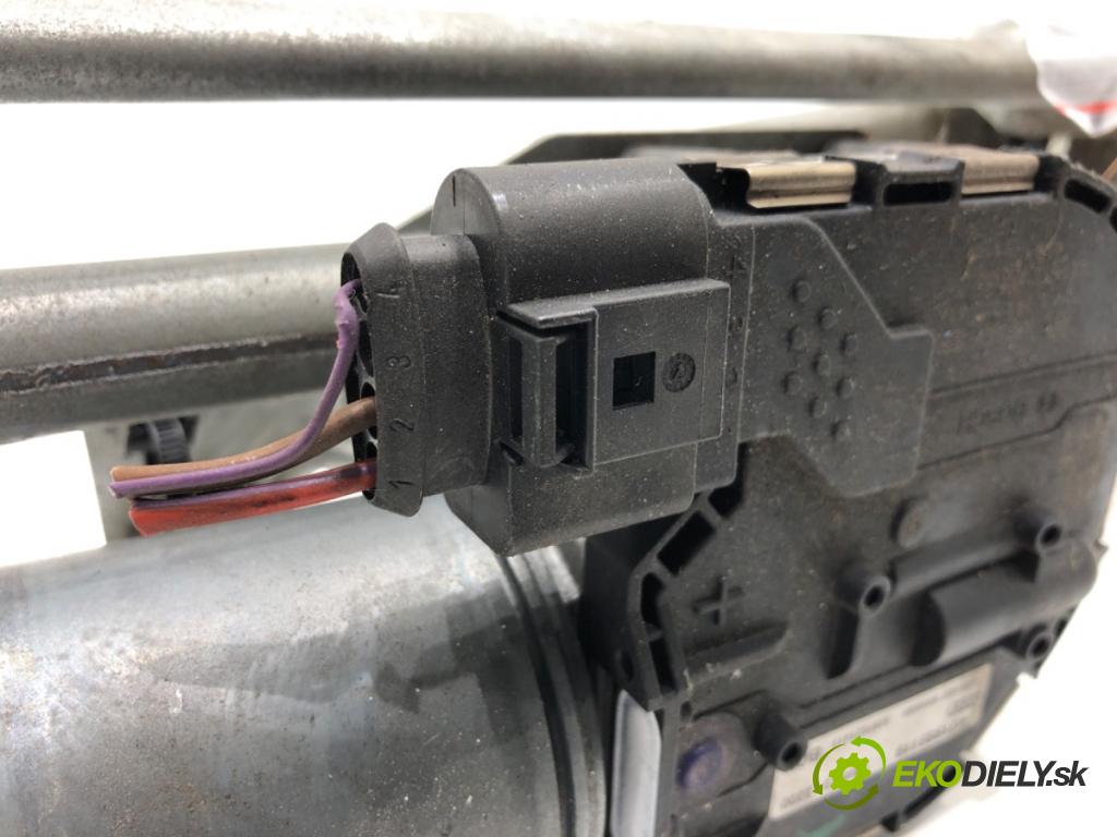 AUDI A7 4G liftback 2015 412 kW RS7 quattro 3993 mechanismus stěračů přední část 4G1955119 (Motorek stěračů přední)