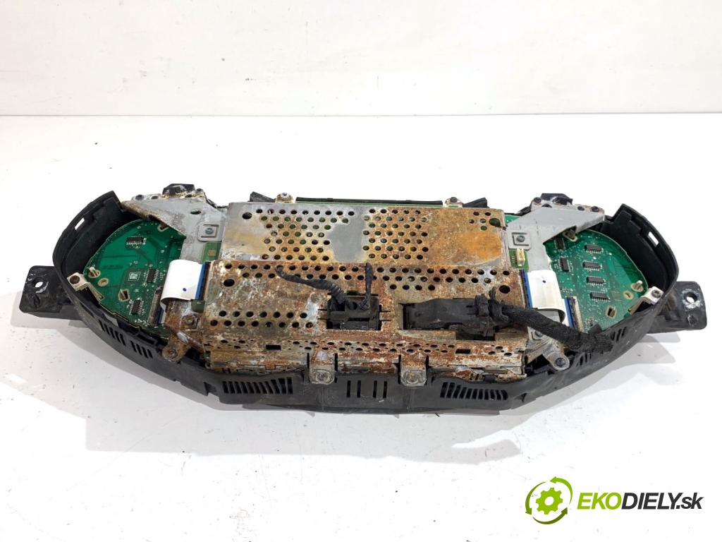 AUDI A7 4G liftback 2015 412 kW RS7 quattro 3993 Prístrojovka  (Prístrojová doska)