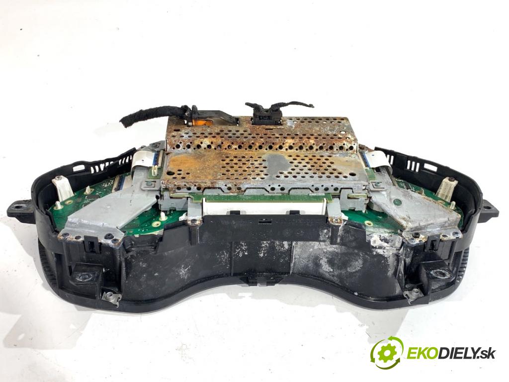 AUDI A7 4G liftback 2015 412 kW RS7 quattro 3993 Prístrojovka  (Prístrojová doska)