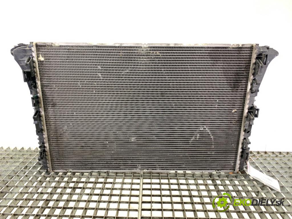 AUDI A7 4G liftback 2015 412 kW RS7 quattro 3993 chladič vody 4G0121251N (Vodní chladič)