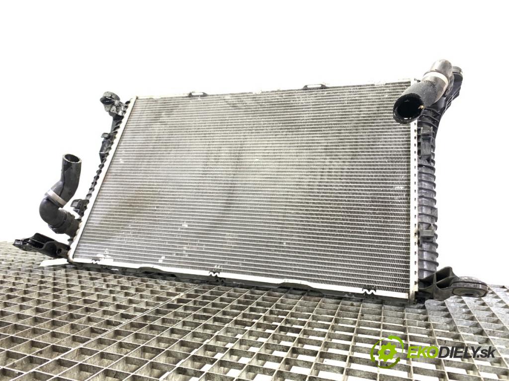 AUDI A7 4G liftback 2015 412 kW RS7 quattro 3993 chladič vody 4G0121251N (Vodní chladič)