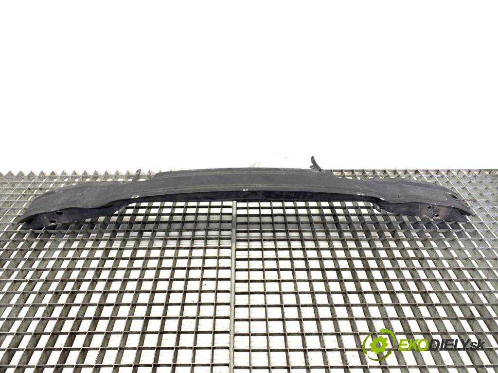 AUDI A7 4G liftback 2015 412 kW RS7 quattro 3993 výztuha nárazníka přední část  (Přední výztuha)