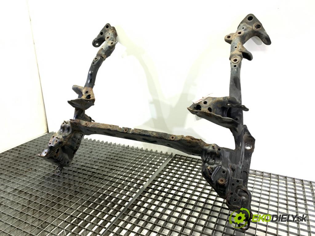 AUDI A7 4G liftback 2015 412 kW RS7 quattro 3993 výztuha pod motor  (Přední výztuha)