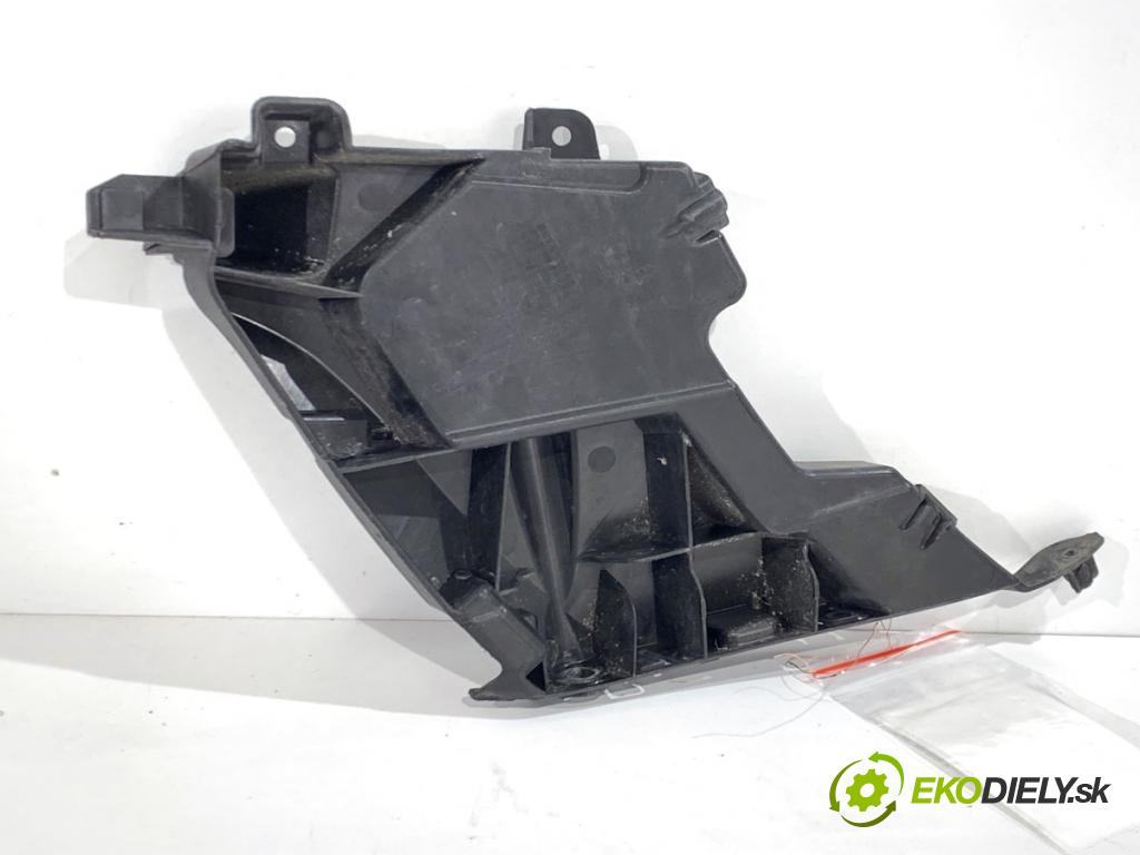 AUDI A7 4G liftback 2015 412 kW RS7 quattro 3993 úchyt nárazníka pravý přední část 4G8807284C