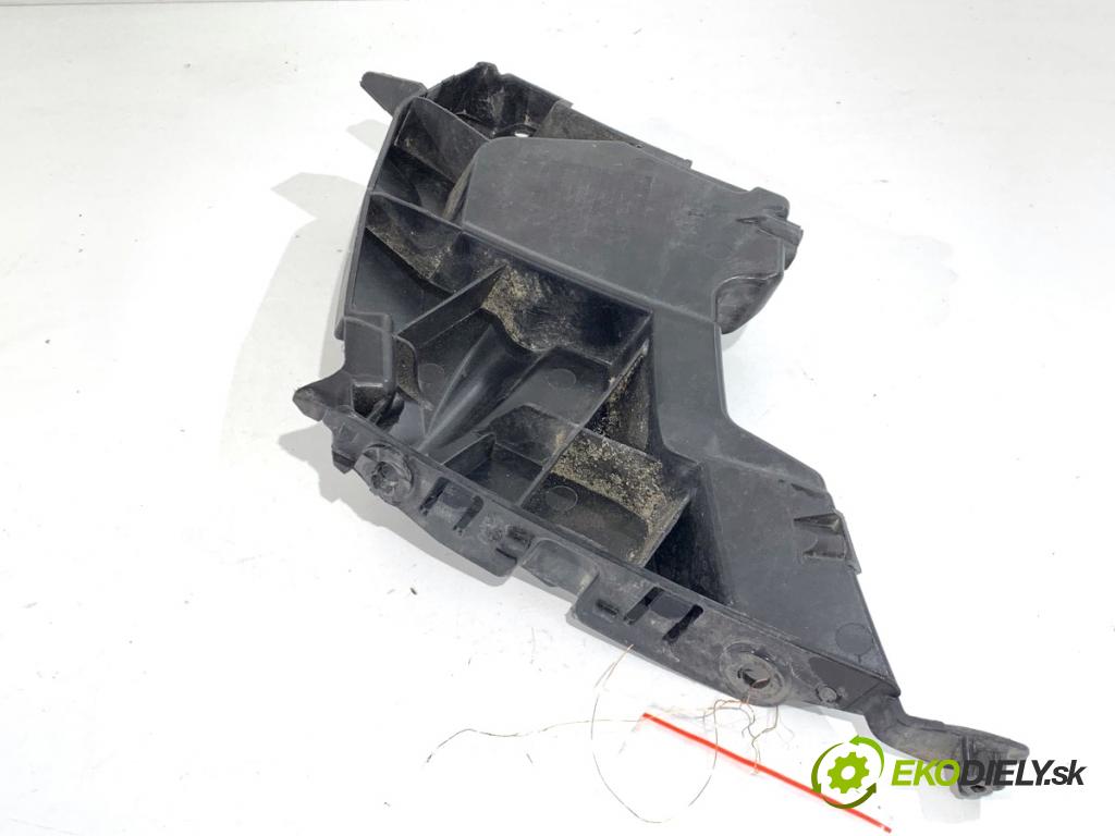 AUDI A7 4G liftback 2015 412 kW RS7 quattro 3993 úchyt nárazníka pravý přední část 4G8807284C