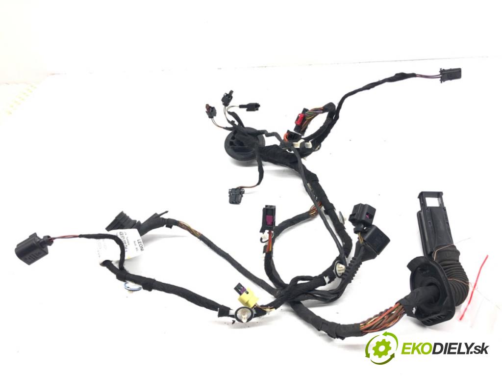 AUDI A7 4G liftback 2015 412 kW RS7 quattro 3993 Káblovačka Dvere predný pravy 