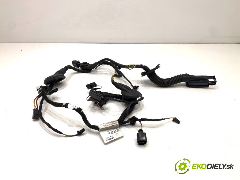 AUDI A7 4G liftback 2015 412 kW RS7 quattro 3993 káblovačka dveře zadní část pravý 4G8971687BP