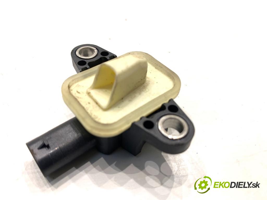 AUDI A7 4G liftback 2015 412 kW RS7 quattro 3993 Snímač nárazu 4H0955557 (Snímač nárazu)