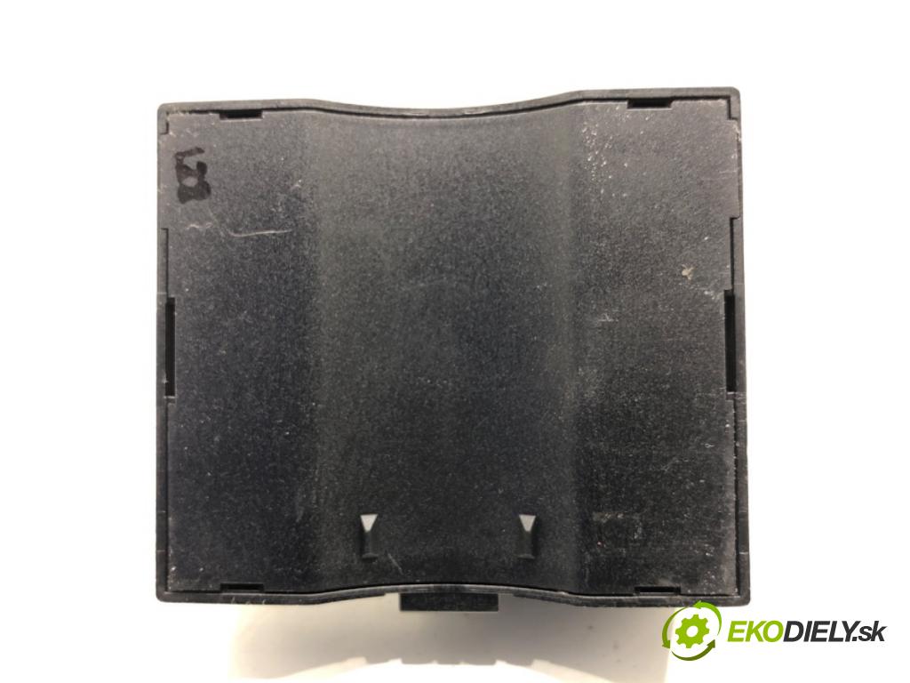 AUDI A7 4G liftback 2015 412 kW RS7 quattro 3993 Modul Riadiaca jednotka SPOJLER: 4G8959252