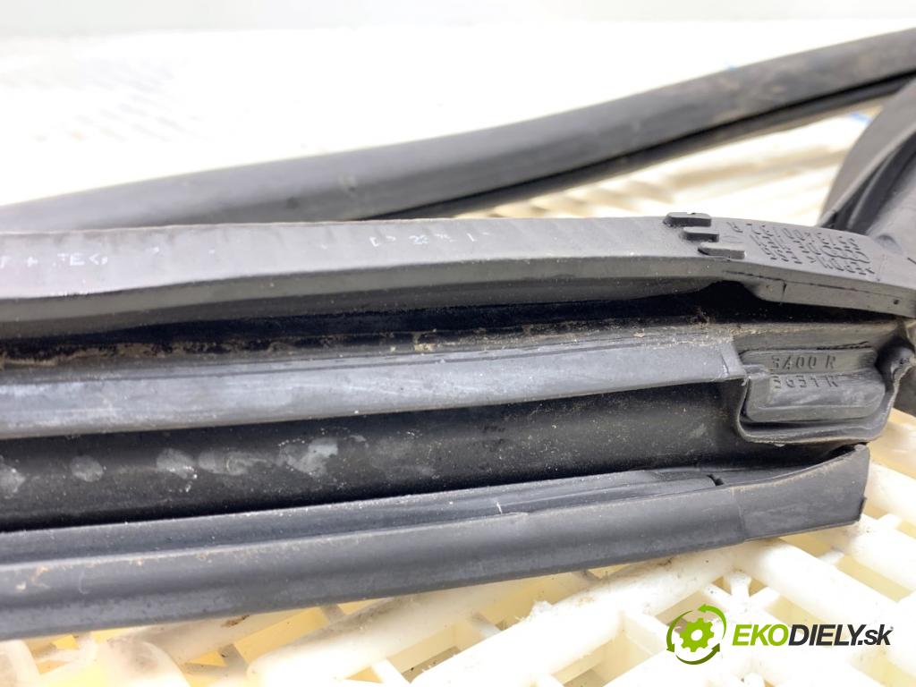 AUDI A7 4G liftback 2015 412 kW RS7 quattro 3993 těsnění dveře zadní část pravá  (Karoserie ostatní)