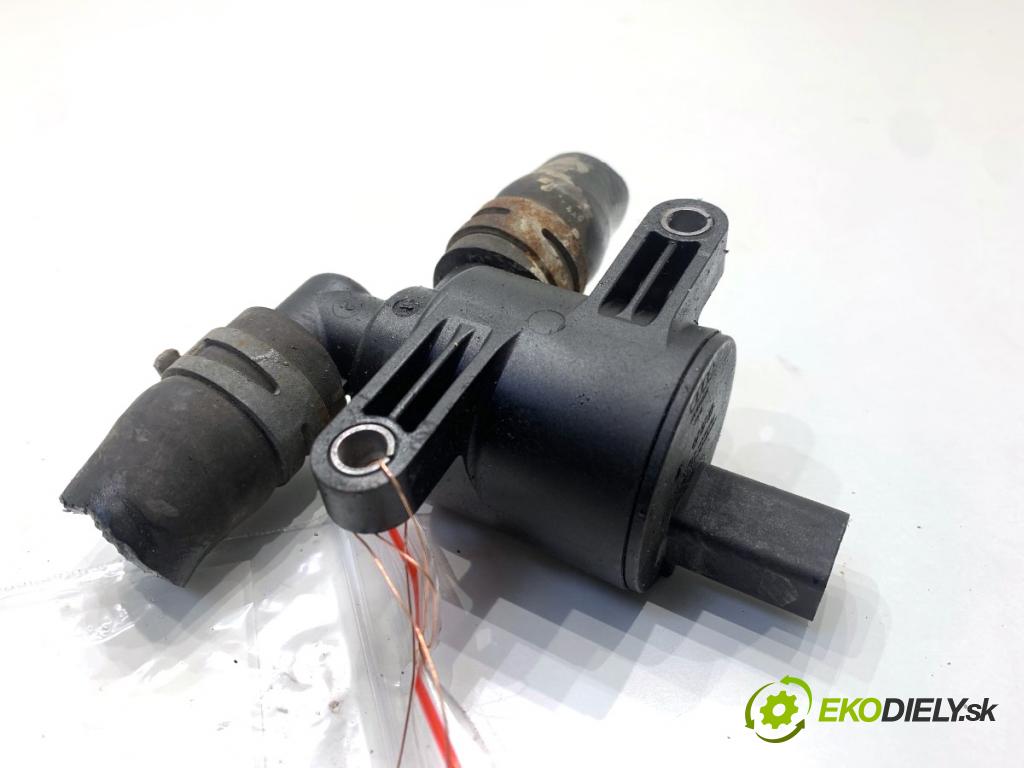 AUDI A7 4G liftback 2015 412 kW RS7 quattro 3993 DALŠÍ: Pumpa vody 4H0121671D (Vodná pumpa)