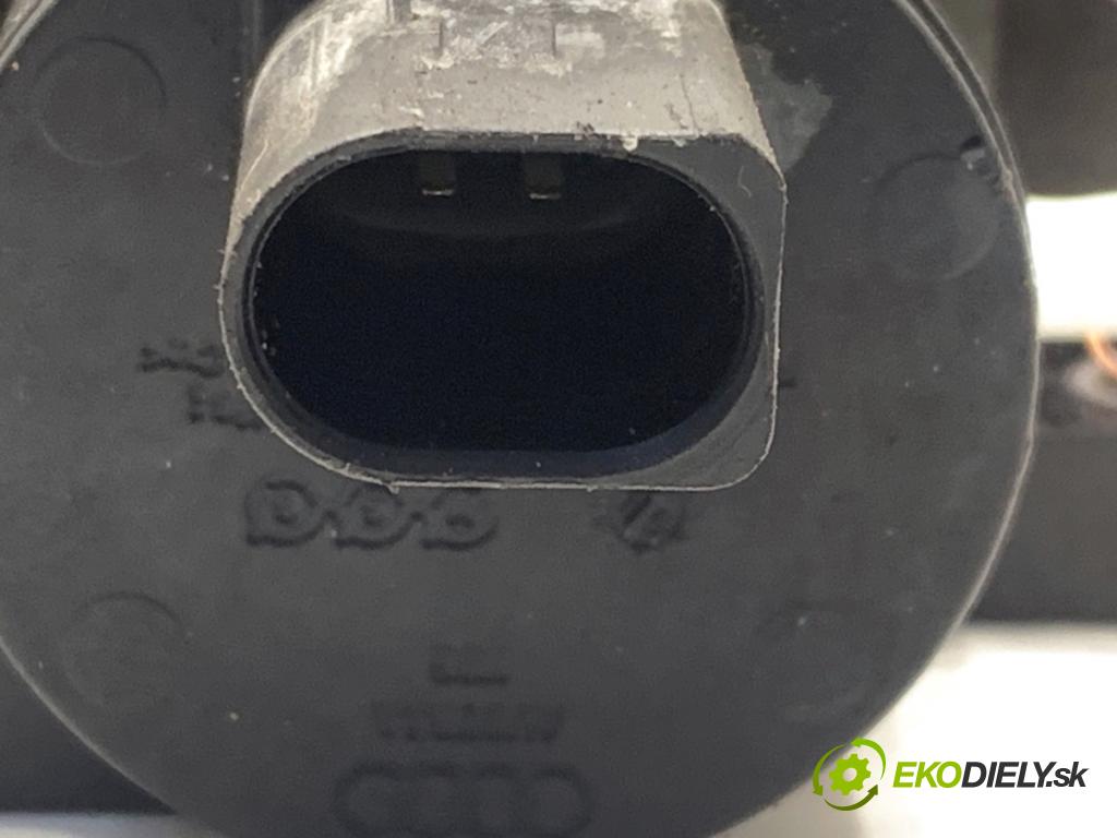 AUDI A7 4G liftback 2015 412 kW RS7 quattro 3993 DALŠÍ: Pumpa vody 4H0121671D (Vodná pumpa)