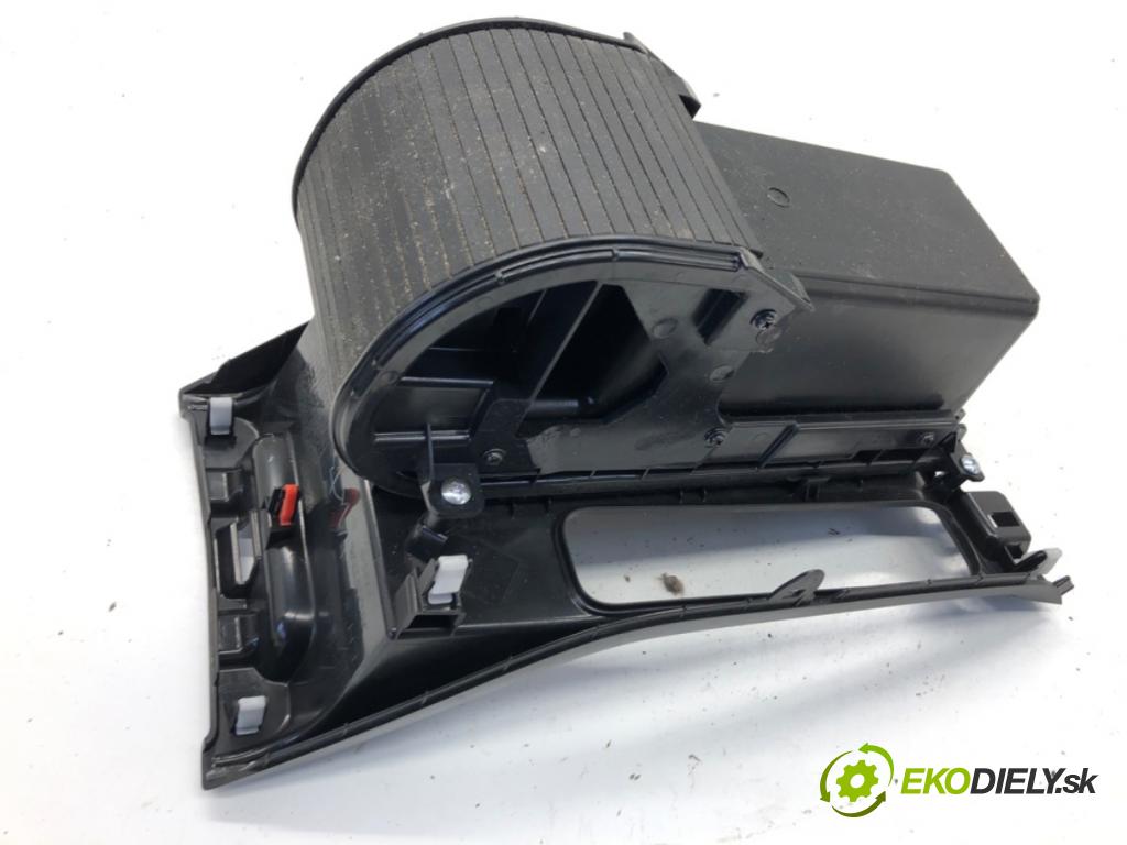 HONDA CIVIC IX sedan 2015 104 kW 1.8 (FB2) 1799 držák na nápoje 83420-TR0-G0-20 (Držák nápojů)