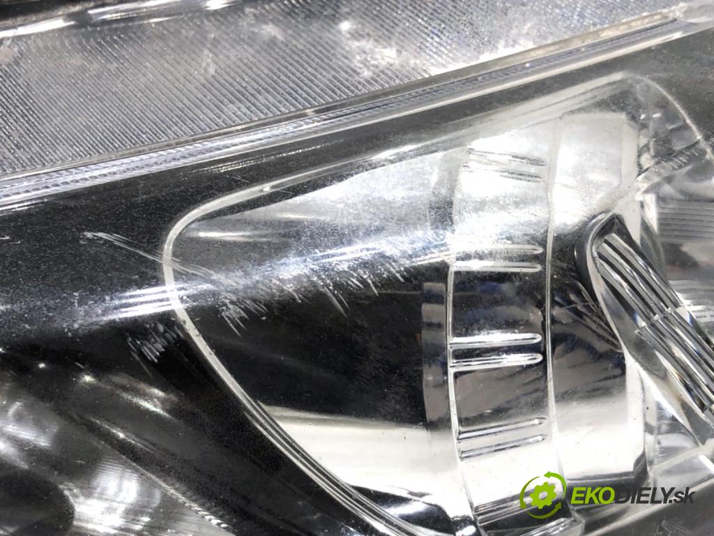 HONDA CIVIC IX sedan 2015 104 kW 1.8 (FB2) 1799 světlomet pravý přední část