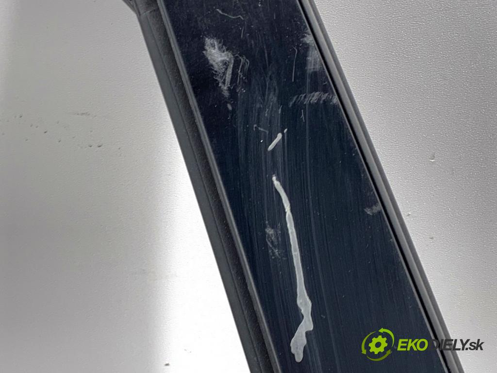 HONDA CIVIC IX sedan 2015 104 kW 1.8 (FB2) 1799 dveře pravý zadní část