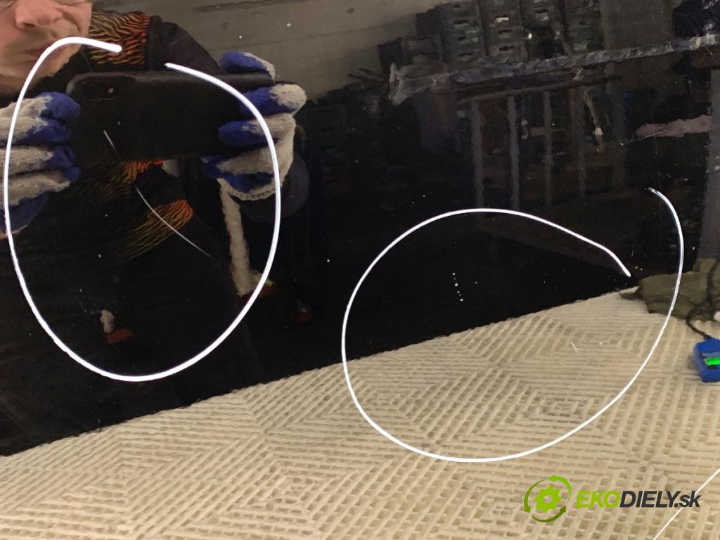 HONDA CIVIC IX sedan 2015 104 kW 1.8 (FB2) 1799 dveře pravý zadní část