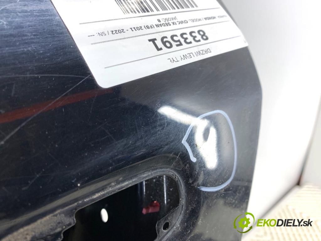 HONDA CIVIC IX sedan 2015 104 kW 1.8 (FB2) 1799 dveře levý zadní část