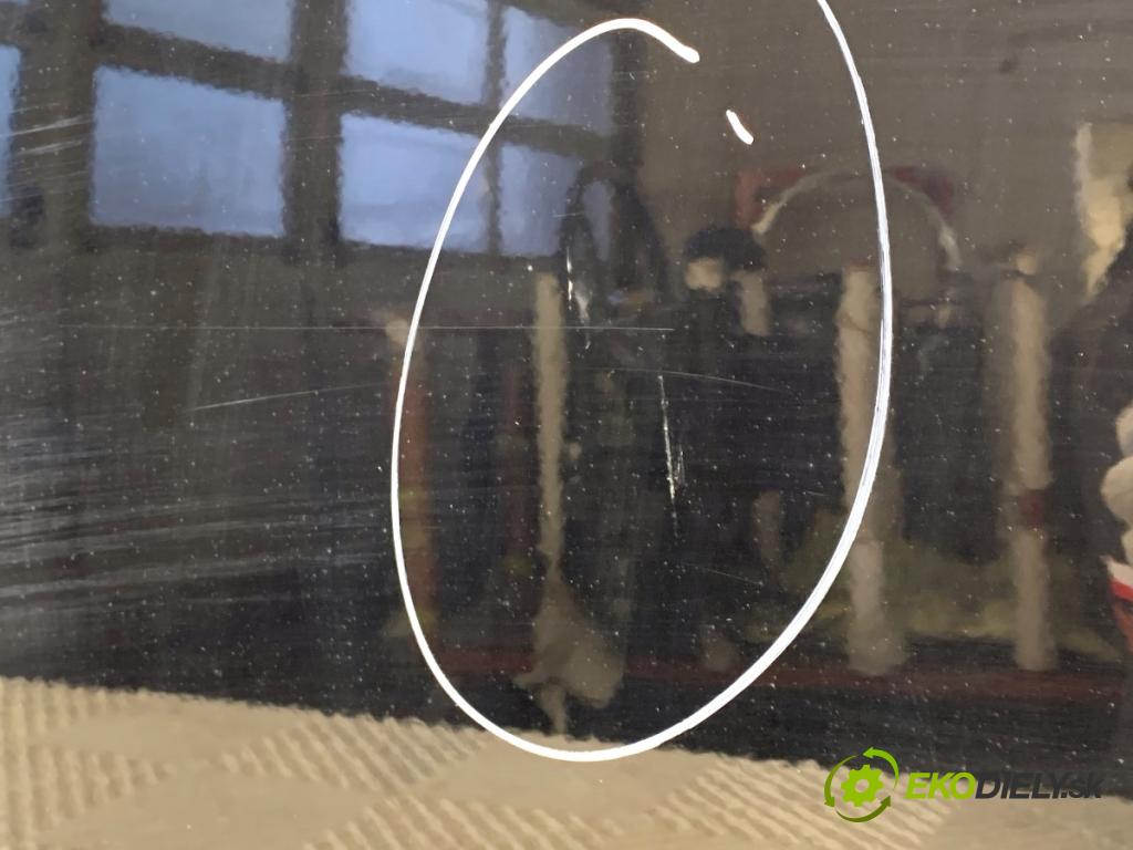 HONDA CIVIC IX sedan 2015 104 kW 1.8 (FB2) 1799 dveře levý přední část