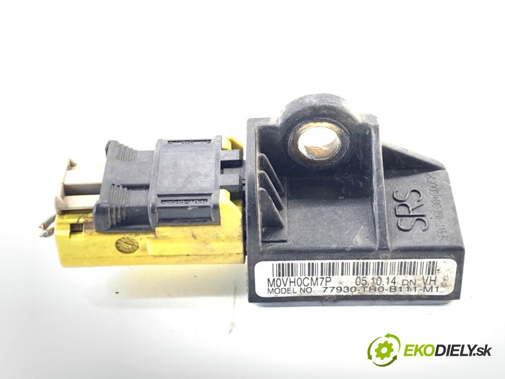 HONDA CIVIC IX sedan 2015 104 kW 1.8 (FB2) 1799 Snímač nárazu 77930-TR0-B111-M1 (Snímač nárazu)