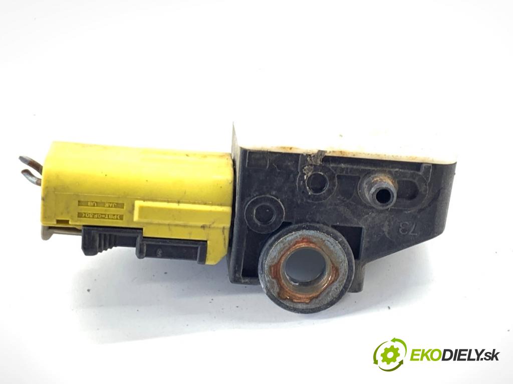 HONDA CIVIC IX sedan 2015 104 kW 1.8 (FB2) 1799 Snímač nárazu 77930-TR0-B111-M1 (Snímač nárazu)