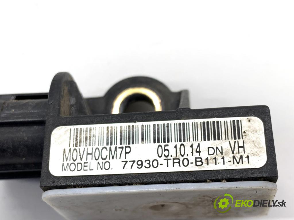 HONDA CIVIC IX sedan 2015 104 kW 1.8 (FB2) 1799 Snímač nárazu 77930-TR0-B111-M1 (Snímač nárazu)