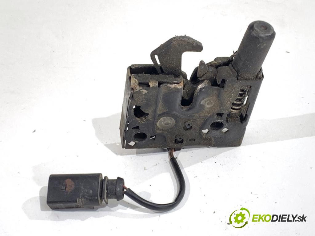 AUDI Q8 SUV 2018 210 kW 50 TDI Mild Hybrid quattro 2967 zámok kapoty přední část 4M8823509