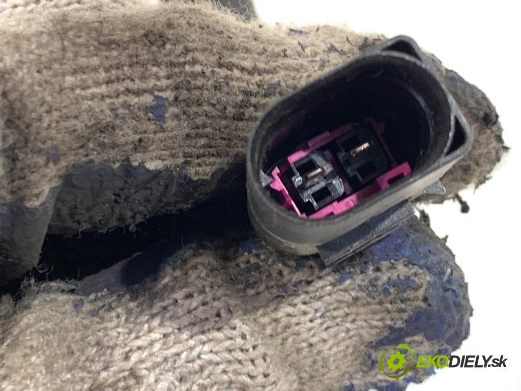 AUDI Q8 SUV 2018 210 kW 50 TDI Mild Hybrid quattro 2967 zámok kapoty přední část 4M8823509