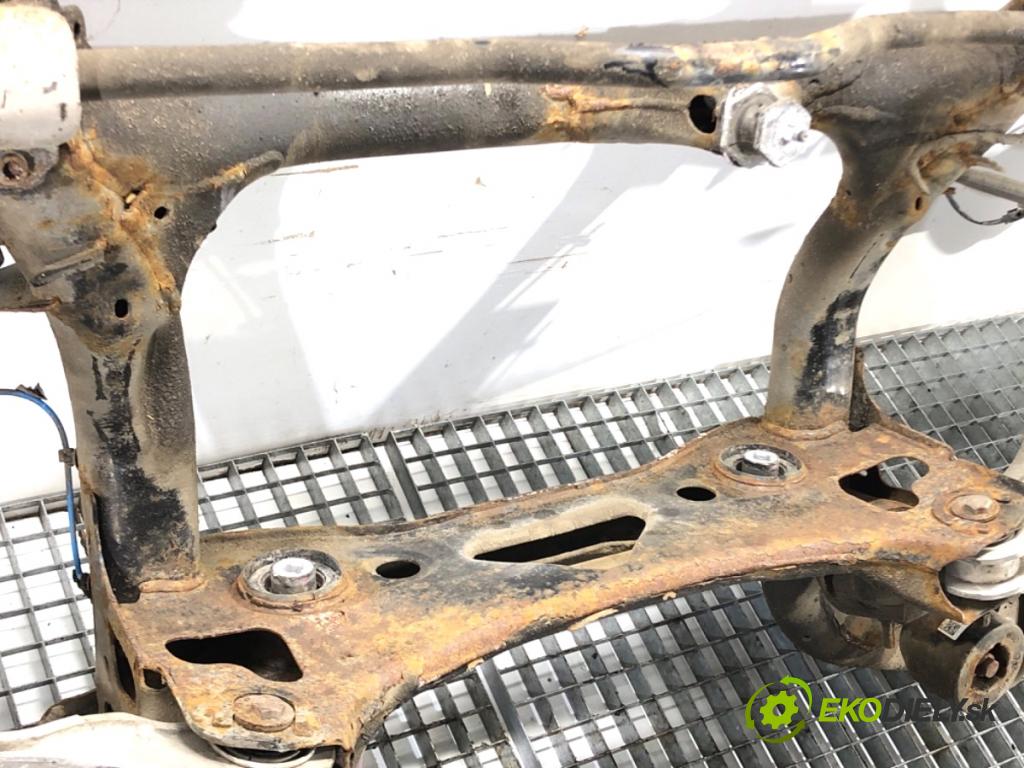 AUDI Q8 SUV 2018 210 kW 50 TDI Mild Hybrid quattro 2967 Výstuha zad 4M0500025