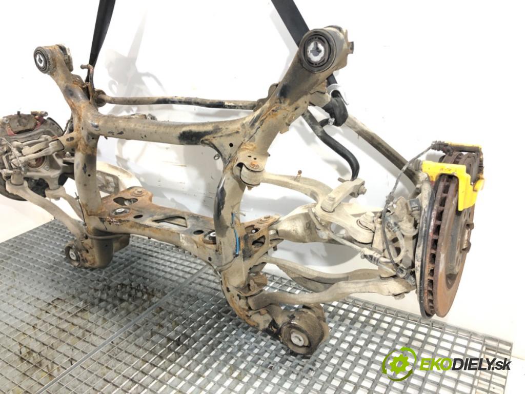 AUDI Q8 SUV 2018 210 kW 50 TDI Mild Hybrid quattro 2967 Výstuha zad 4M0500025