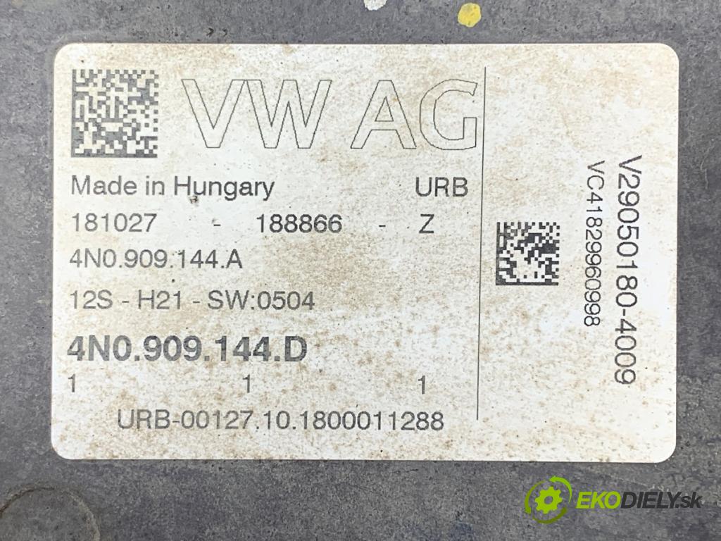 AUDI Q8 SUV 2018 210 kW 50 TDI Mild Hybrid quattro 2967 riadenie volantu Riadenie 4M1423053E