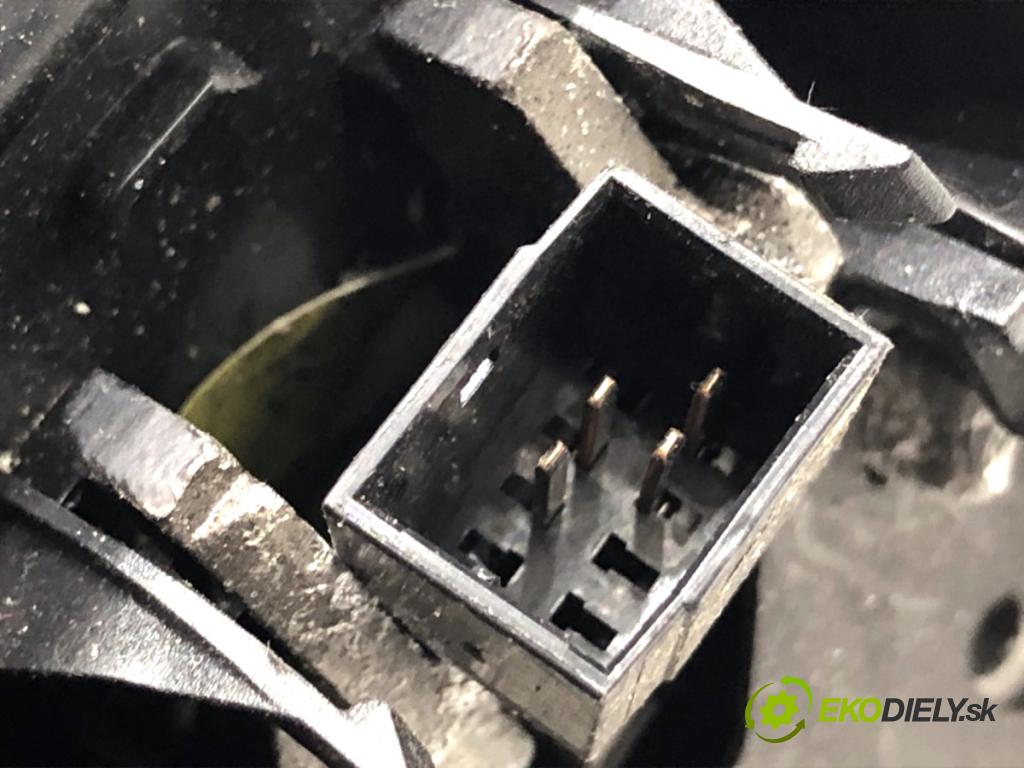 AUDI Q8 SUV 2018 210 kW 50 TDI Mild Hybrid quattro 2967 zpětné zrcátko vnitřní 8W0857511 (Vnitřní zpětné zrcátko)