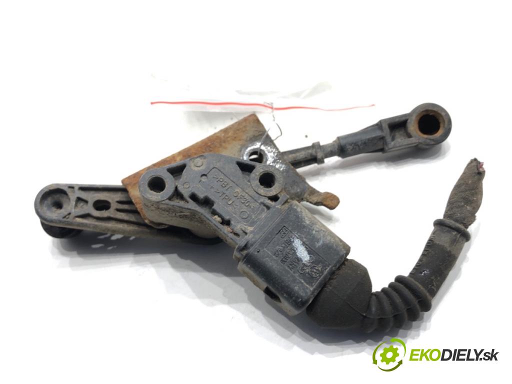 AUDI Q8 SUV 2018 210 kW 50 TDI Mild Hybrid quattro 2967 snímač ÚROVEŇ: XENON zadní část levý 4M0907503