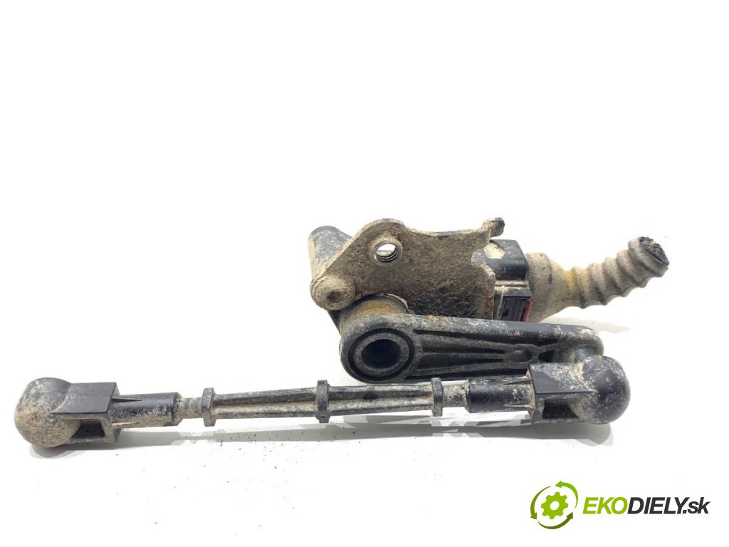 AUDI Q8 SUV 2018 210 kW 50 TDI Mild Hybrid quattro 2967 snímač ÚROVEŇ: XENON zadní část pravý