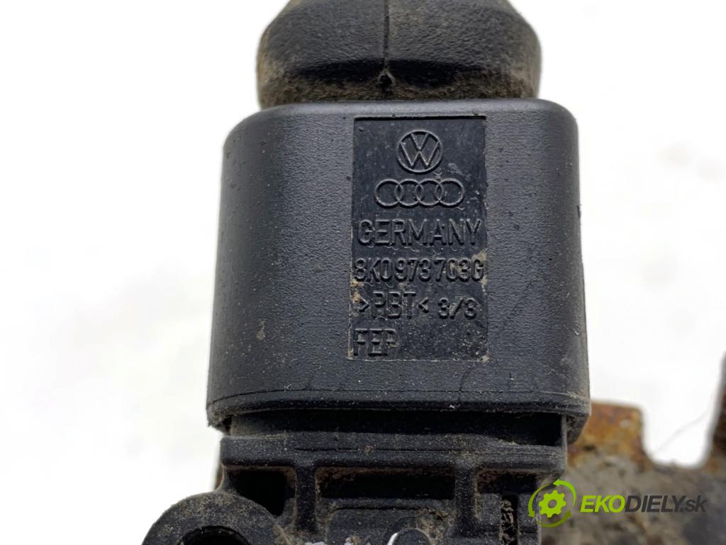 AUDI Q8 SUV 2018 210 kW 50 TDI Mild Hybrid quattro 2967 snímač ÚROVEŇ: XENON zadní část pravý