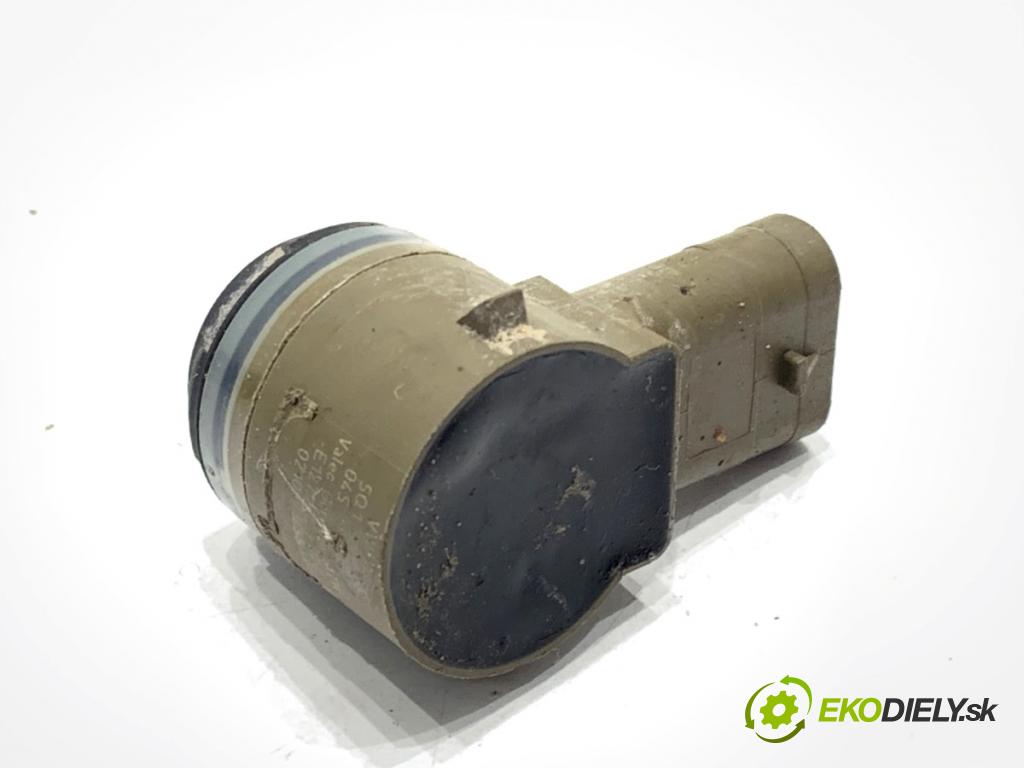 AUDI Q8 SUV 2018 210 kW 50 TDI Mild Hybrid quattro 2967 snímač PDC 5Q1919275